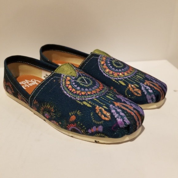 YES, WE VIBE - Picture 1 of 2